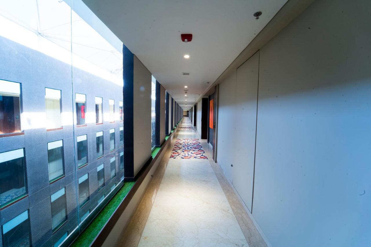 Essentia Luxury Hotel 印多尔 外观 照片
