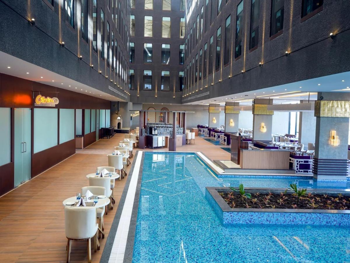 Essentia Luxury Hotel 印多尔 外观 照片