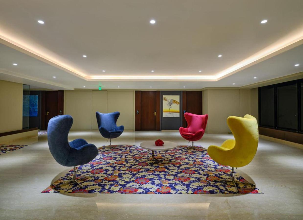 Essentia Luxury Hotel 印多尔 外观 照片