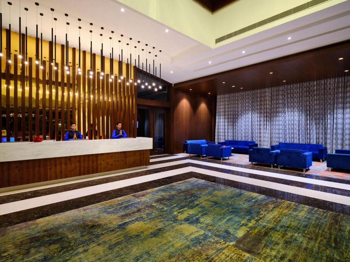 Essentia Luxury Hotel 印多尔 外观 照片